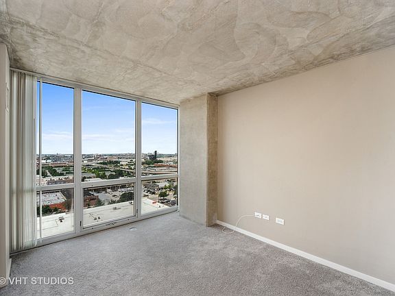 5th image of 1845 S Michigan Ave Unit 1705