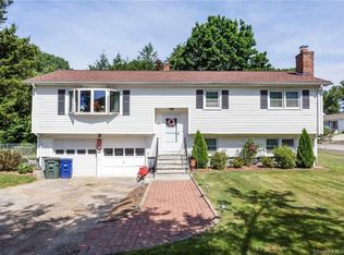 251 Holland Rd, Bridgeport, CT 06610