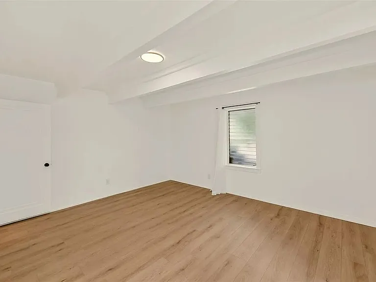 925 16th Ave N #1 — Photo 2