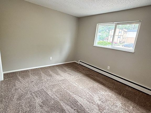 5th image of 2919 Sage St APT 4