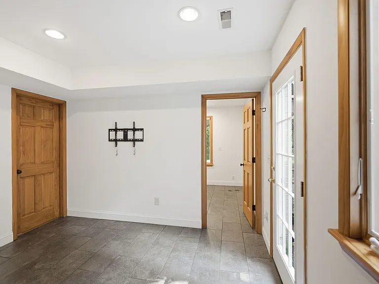 7767 Shawnee Run Rd — Photo 31