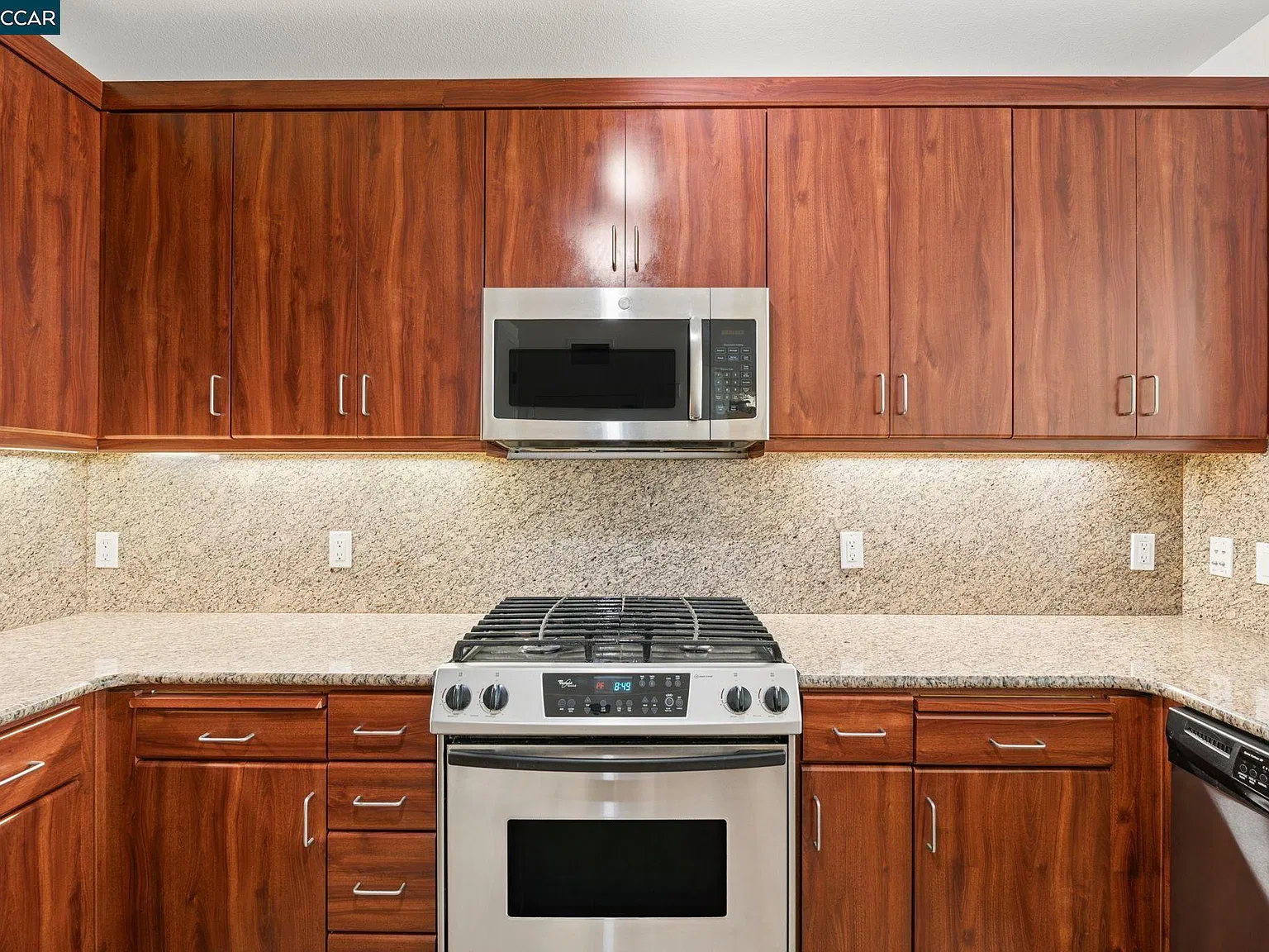 3 bed, 1234 sqft, $3,300 — Photo 4