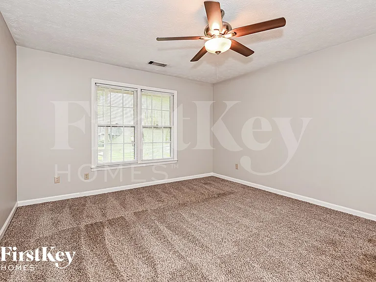 3900 Hadley Farm Dr — Photo 13
