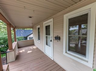 5515 Hickory St, Omaha, NE 68106