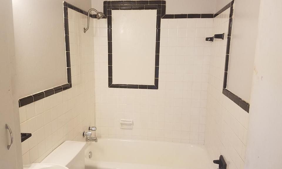 2nd image of 800 Princeton Ave
