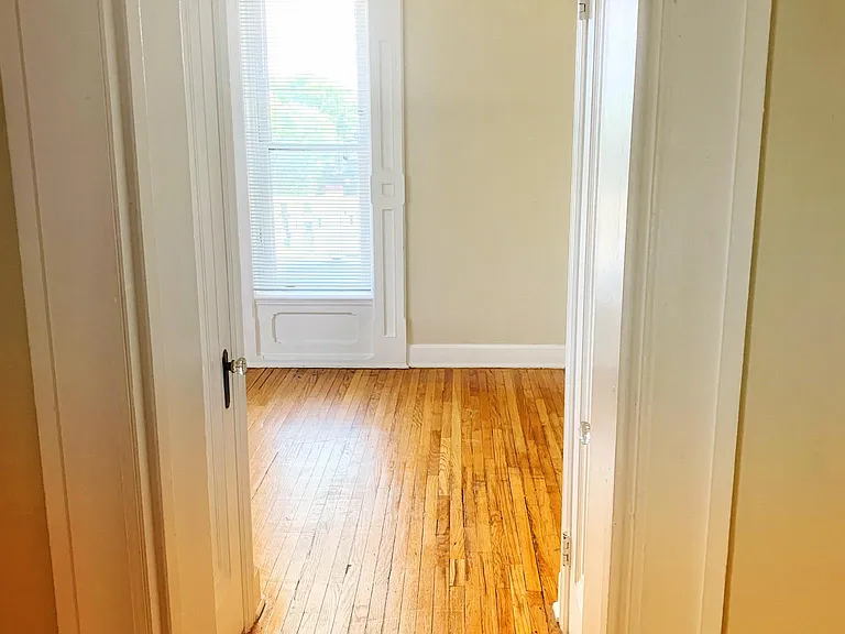 55 Lafayette Ave NE #4 — Photo 3