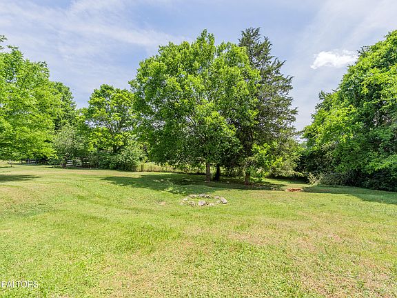 4th image of 1336 Zachary Taylor Rd