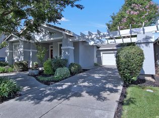 9384 Lakepoint Dr, Elk Grove, CA
