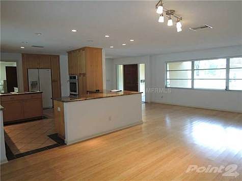 4th image of 950 Serpentine Dr S
