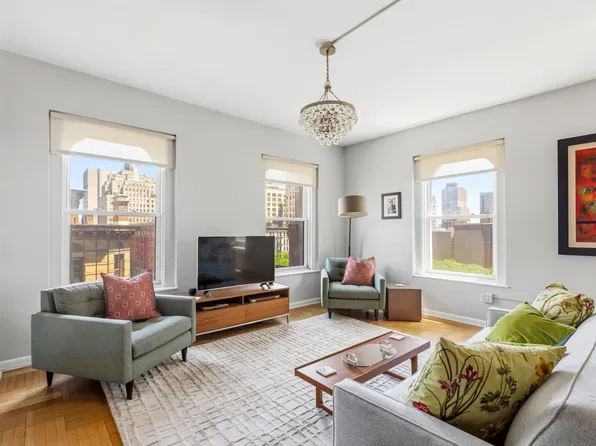 1326 Madison Avenue image 1 of 9