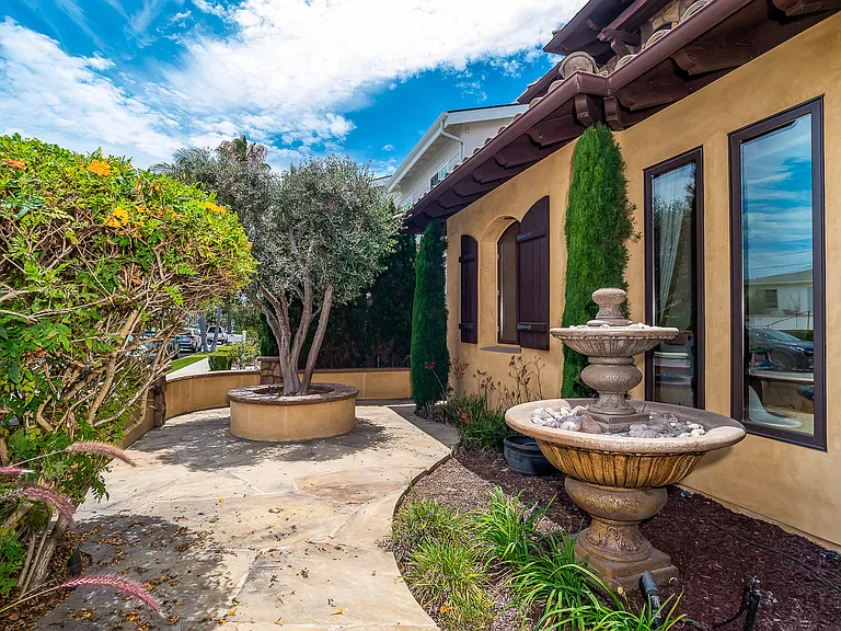 3658 Buena Vista St — Photo 39