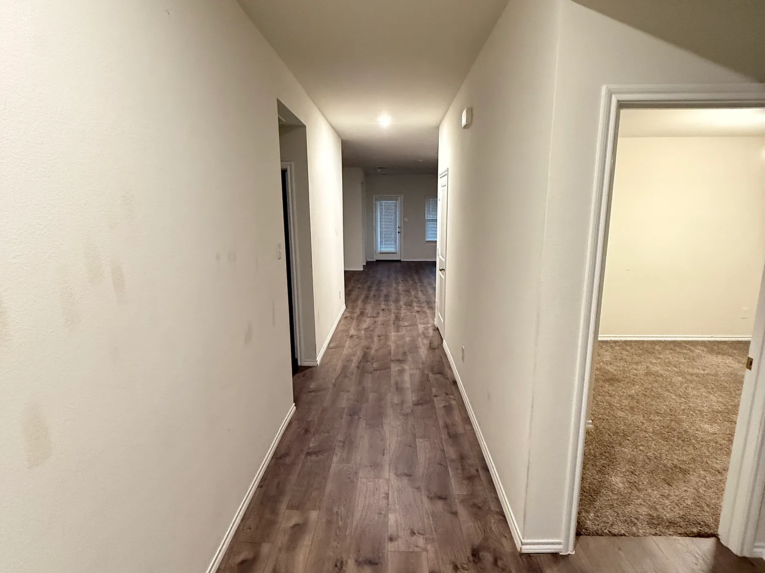 4 bed, 1882 sqft, $2,300 — Photo 2