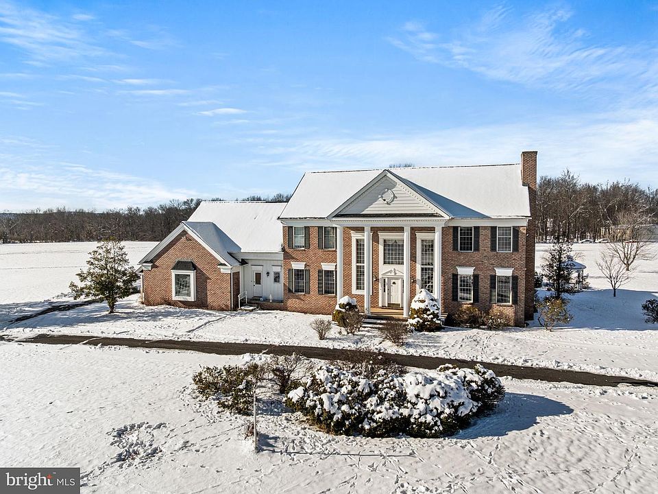 1st image of 220 Sassamansville Rd