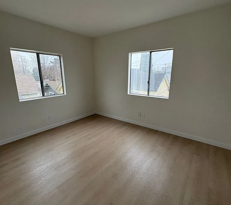 629 W Vernon Ave