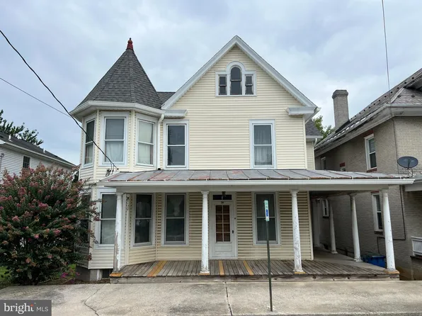 30 W Water St, Smithsburg, MD 21783