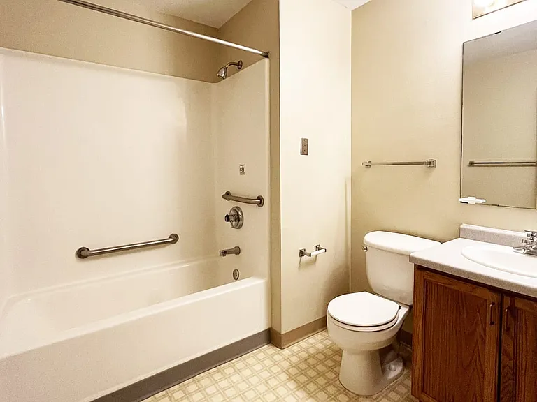 Stonehouse Apartments — Photo 9
