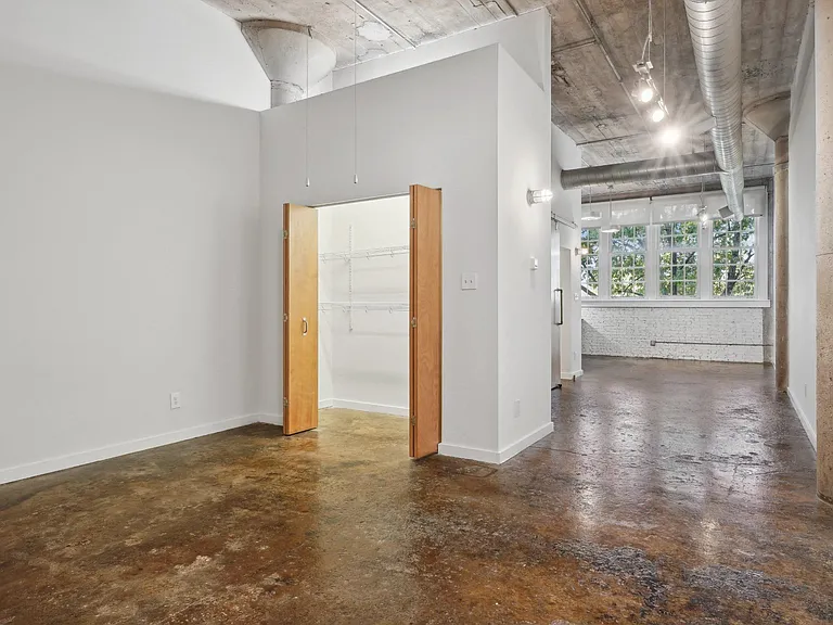 Deep Ellum Lofts — Photo 28