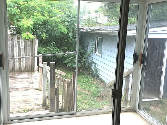 5th image of 3436 Dresden St