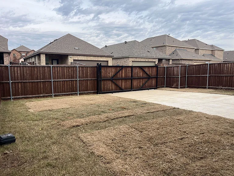 1601 Princeton Dr — Photo 10