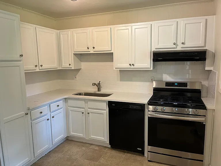 638 San Fernando Dr SE — Photo 6