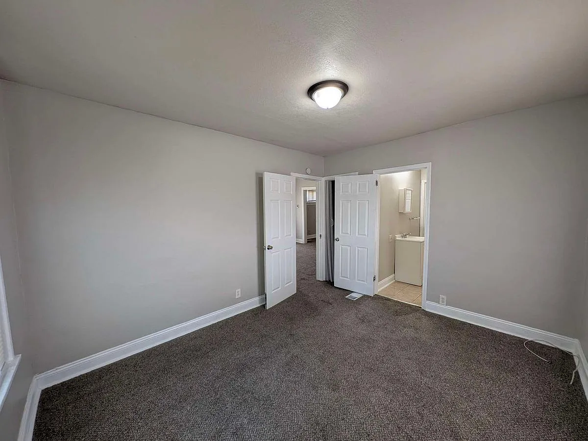 2 bed, $945 — Photo 3