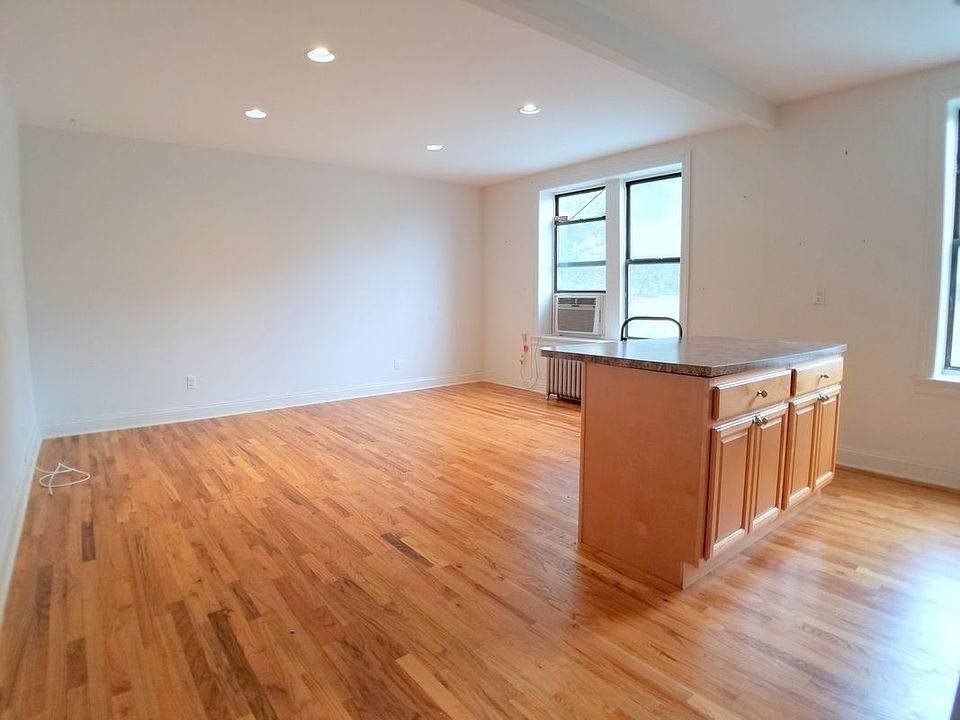 1st image of 635 E 21st St #D4