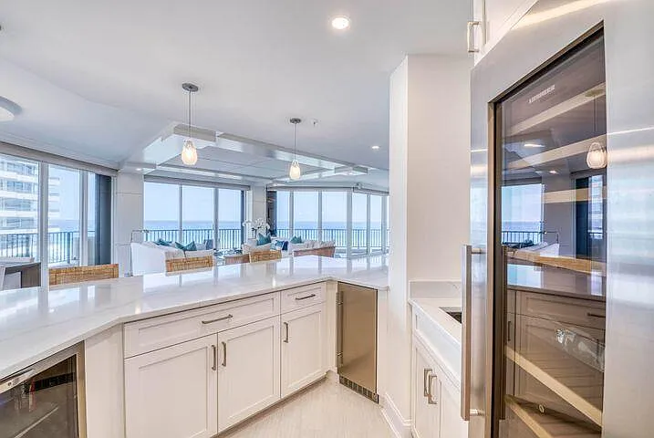 570 Ocean Dr #601 — Photo 9