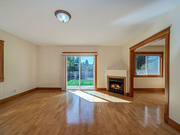 3rd image of 10617 NE 116th St
