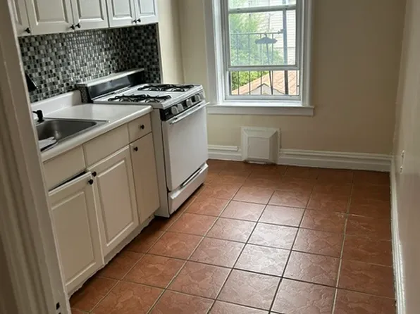 151-19 34th Ave APT 2H, Flushing, NY 11354