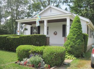 33 Attawanhood Trl, Old Saybrook, CT 06475