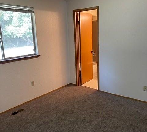 3rd image of 15220 13th Avenue Ct E