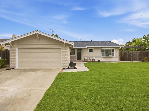 2nd image of 3031 Greentree Way