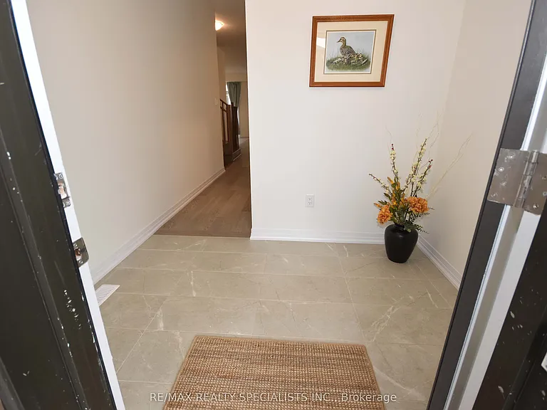 12 Velvet Way — Photo 3