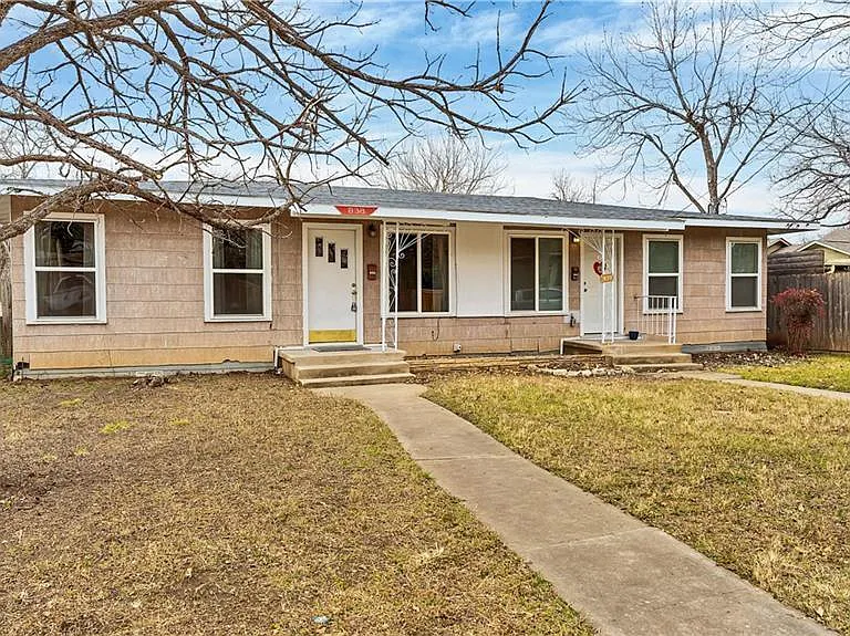 830 W Coll St — Photo 5