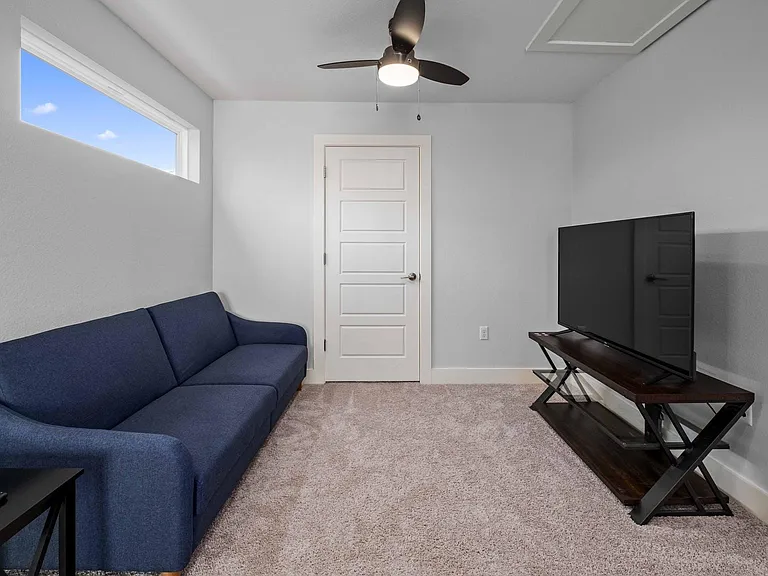 2813 Stock Dr — Photo 9