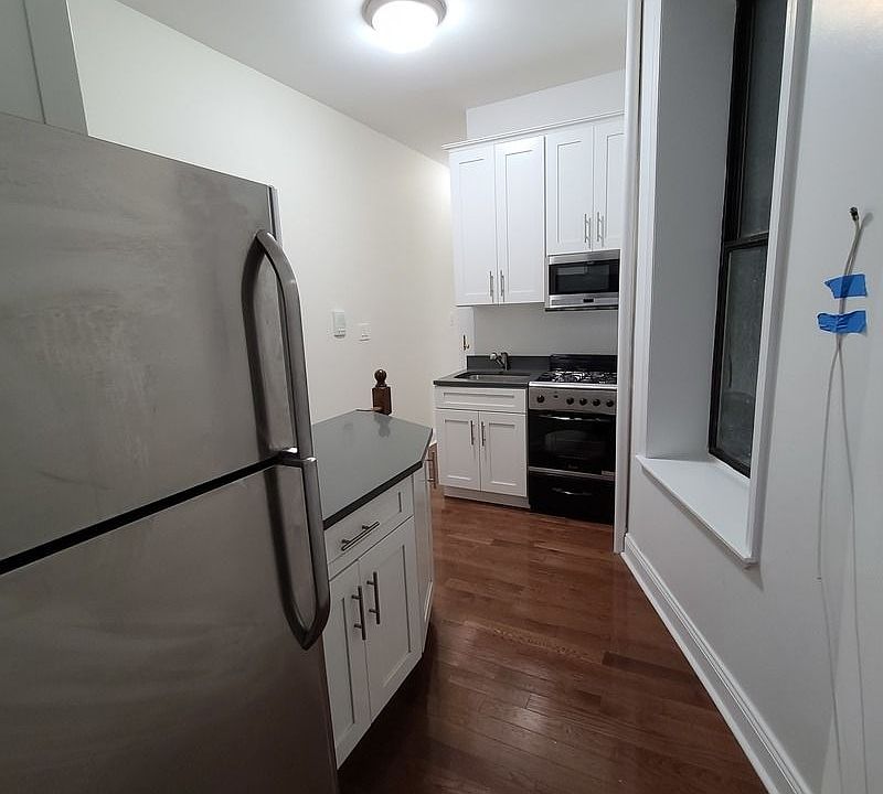 1st image of 345 W 16th St #L2