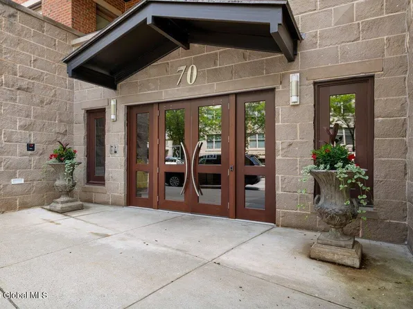 70 Railroad Place #206, Saratoga Springs, NY 12866