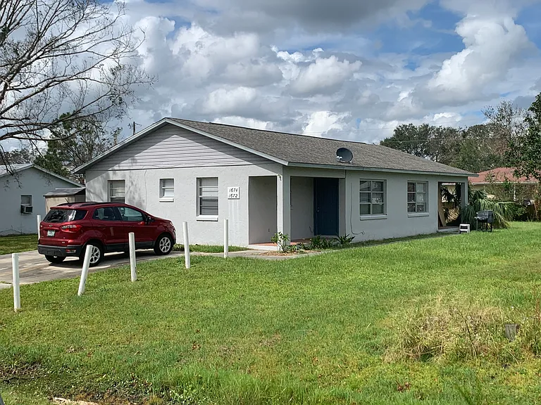 1674 NE Floridian Cir #B — Photo 2