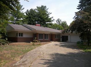 1910 Chartres St, La Salle, IL 61301