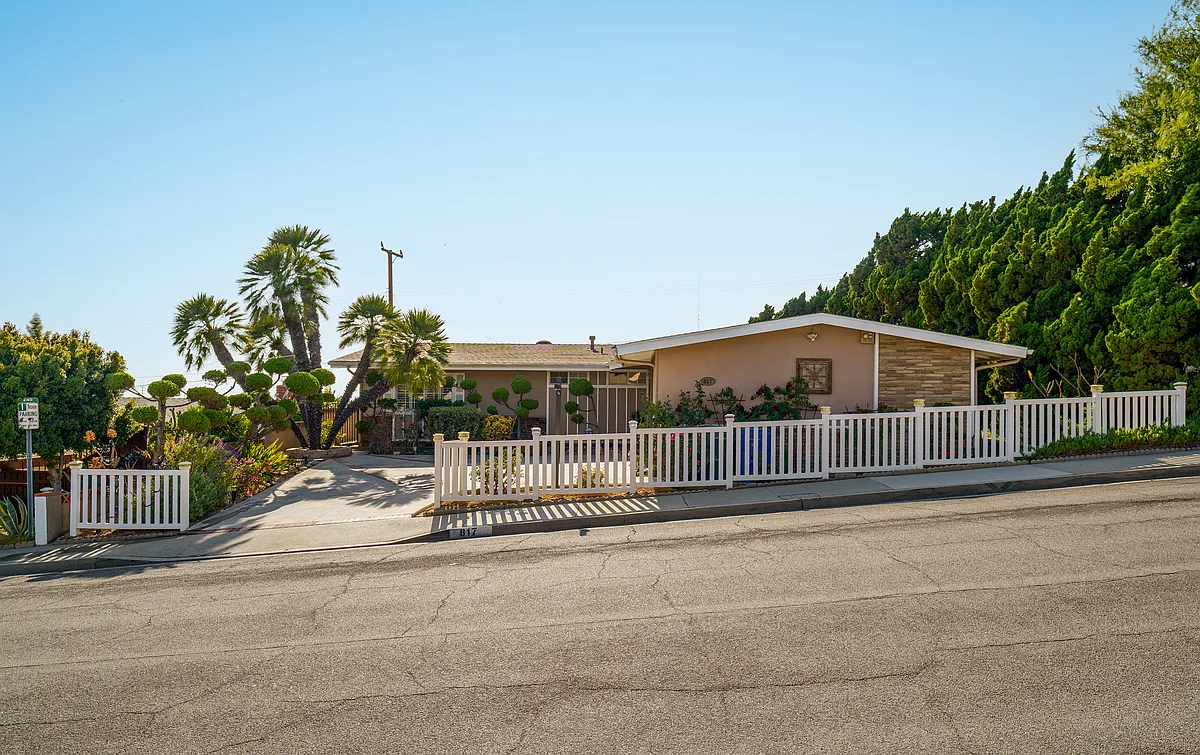 Building Photo - 817 Malone Dr