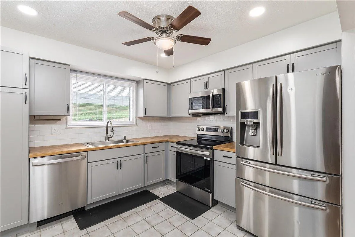 4 bed, 2.0 bath, 1600 sqft, $858 — Photo 4