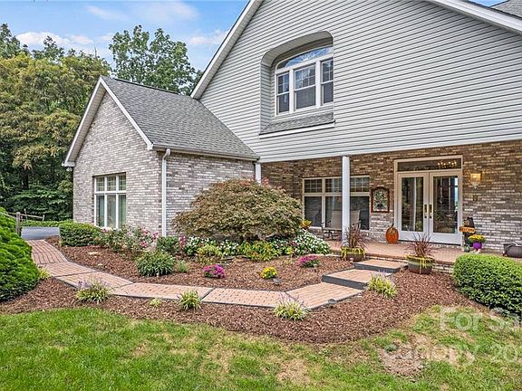5th image of 1406 Woodsong Dr