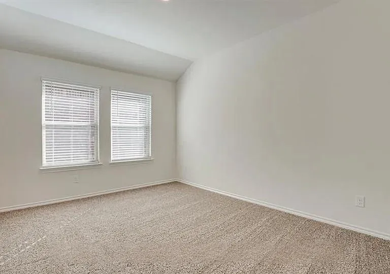 1014 Amistad Loop — Photo 4