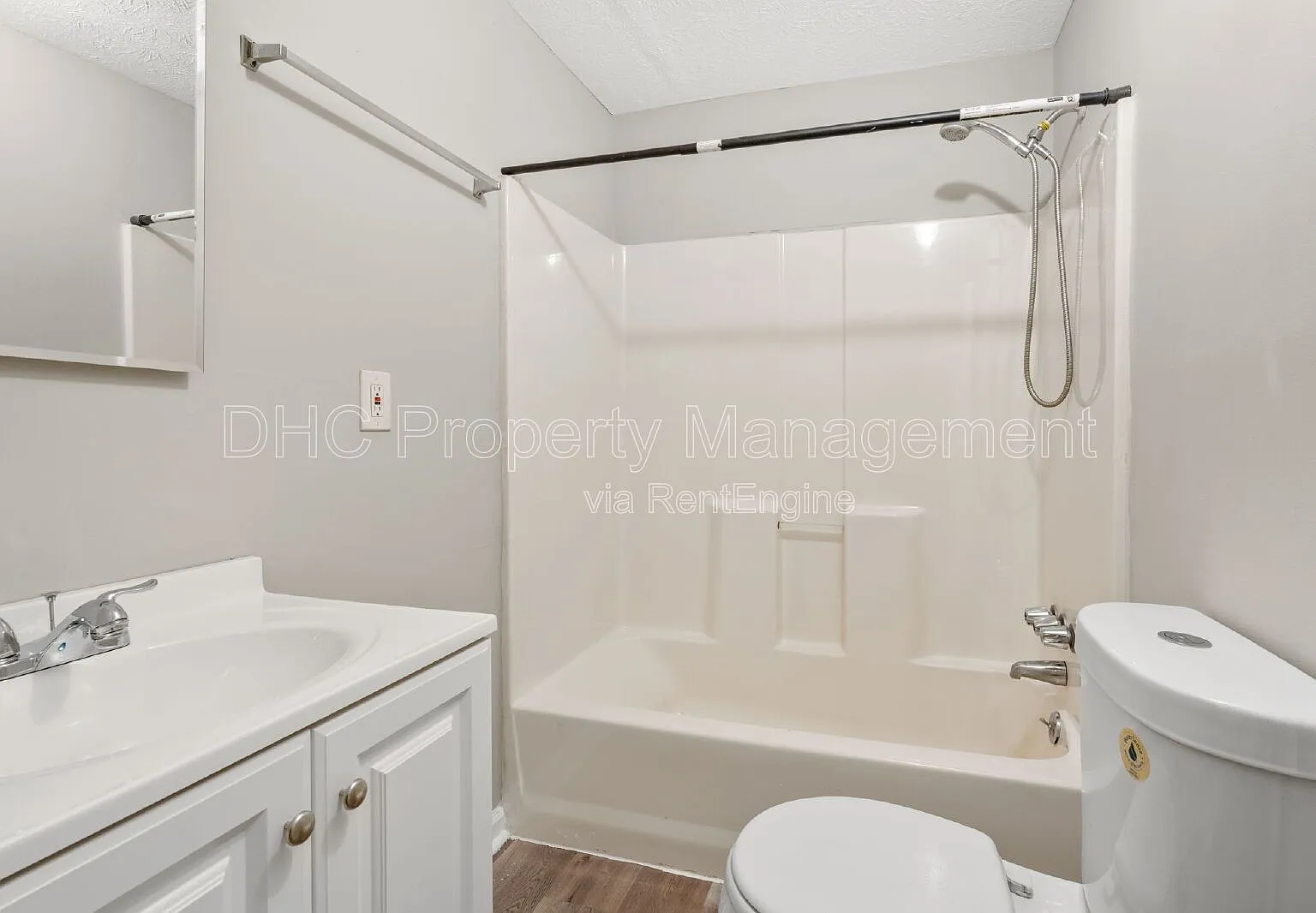 3 bed, 2.0 bath, 1646 sqft, $2,195 — Photo 4