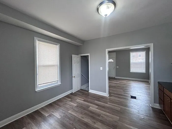 1199 N Luzerne Ave — Photo 3