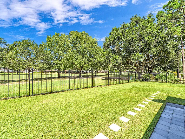21410 Ganton Dr — Photo 42