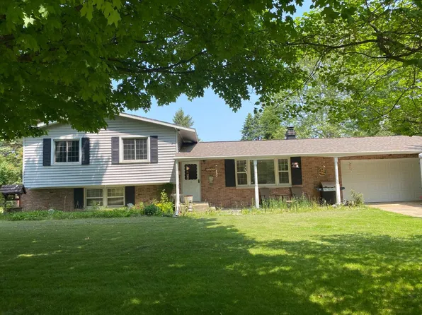 301 W Powell Dr, La Porte, IN 46350