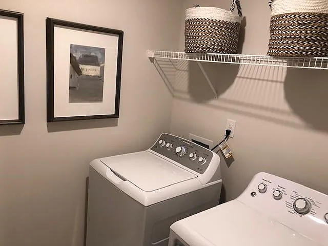 3805 Davis Cir — Photo 15
