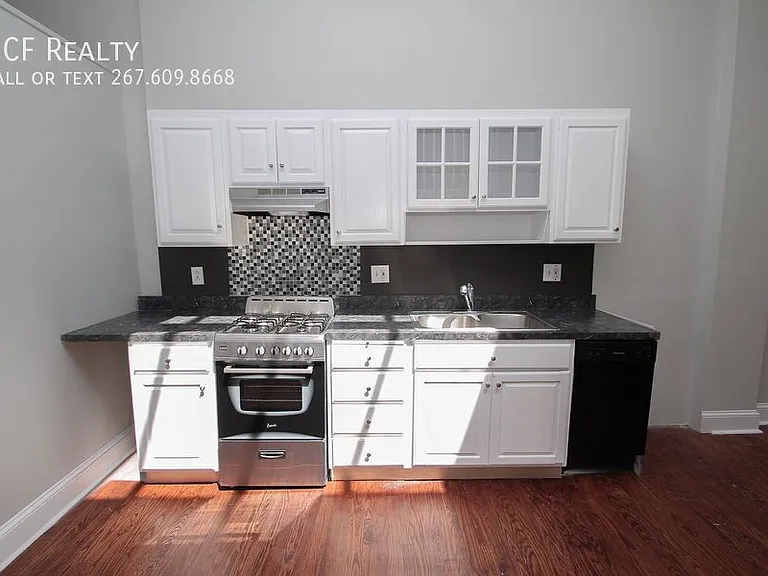 1527 South St #2R — Photo 11
