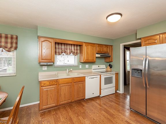 4th image of 3289 Twain Cir